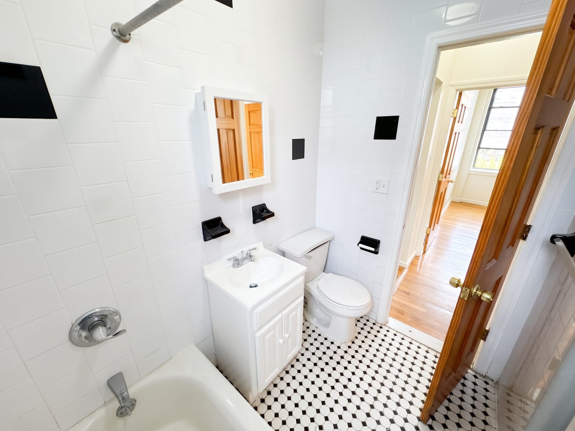 45 Bay 28th St, Apt 46