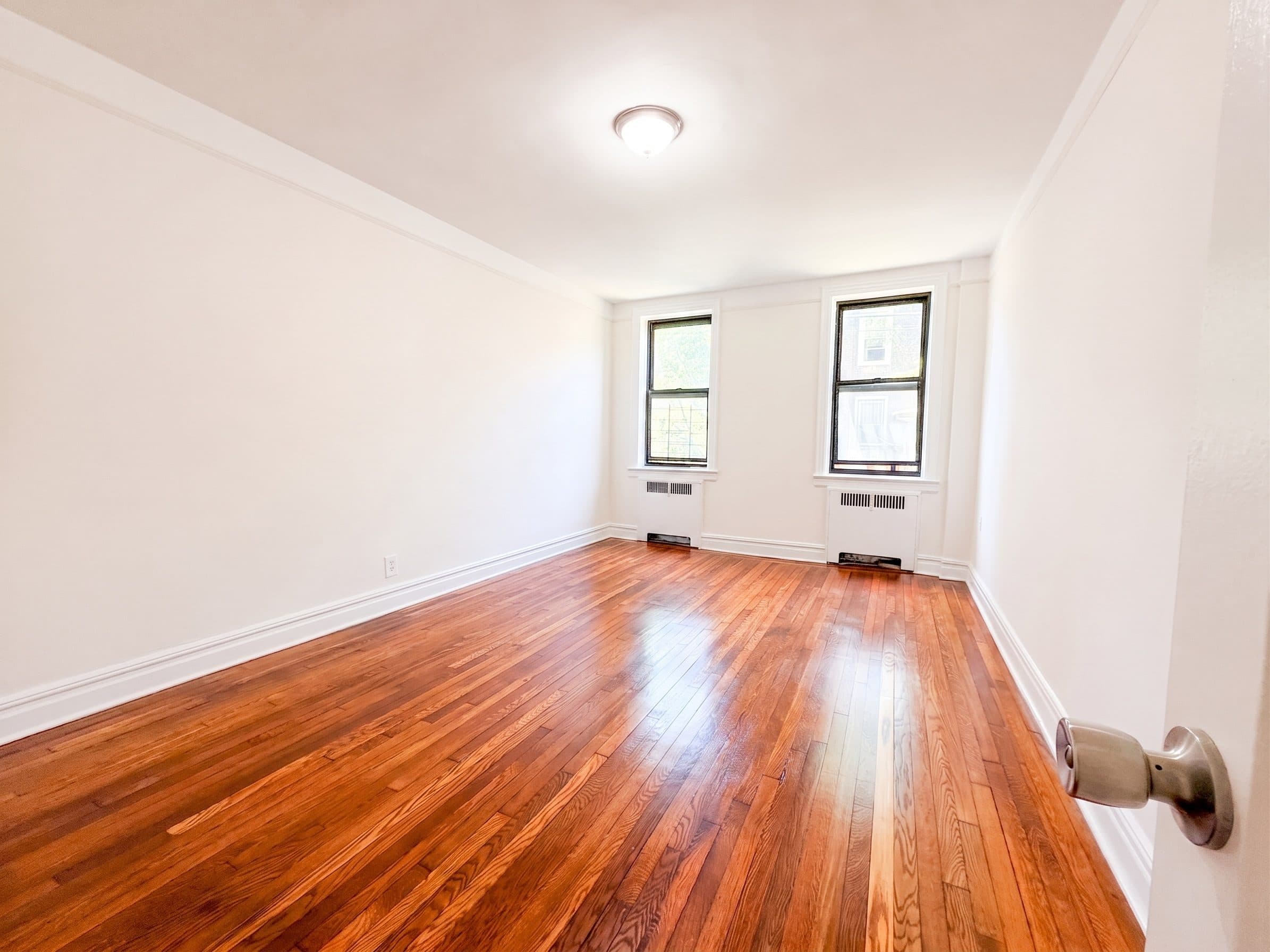 1654 E 13th St, Apt 15