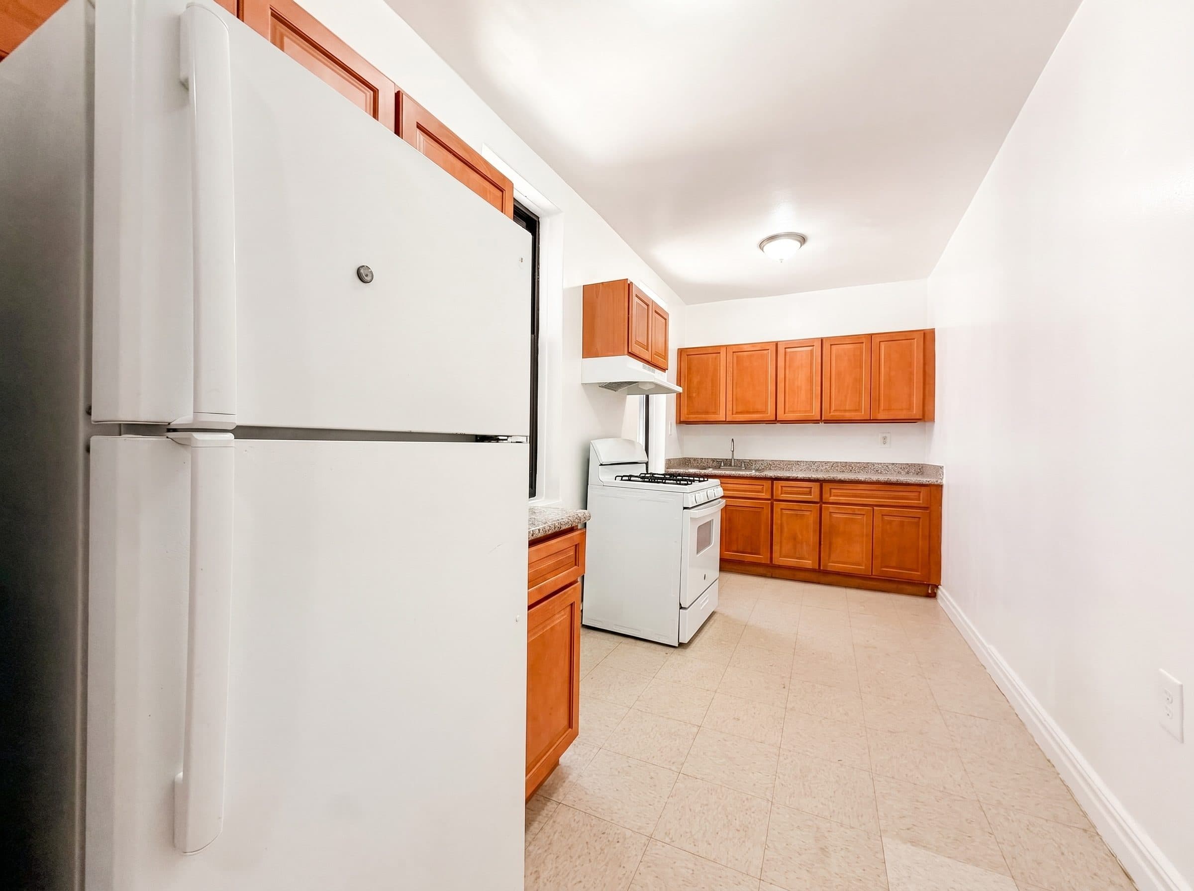 1654 E 13th St, Apt 15