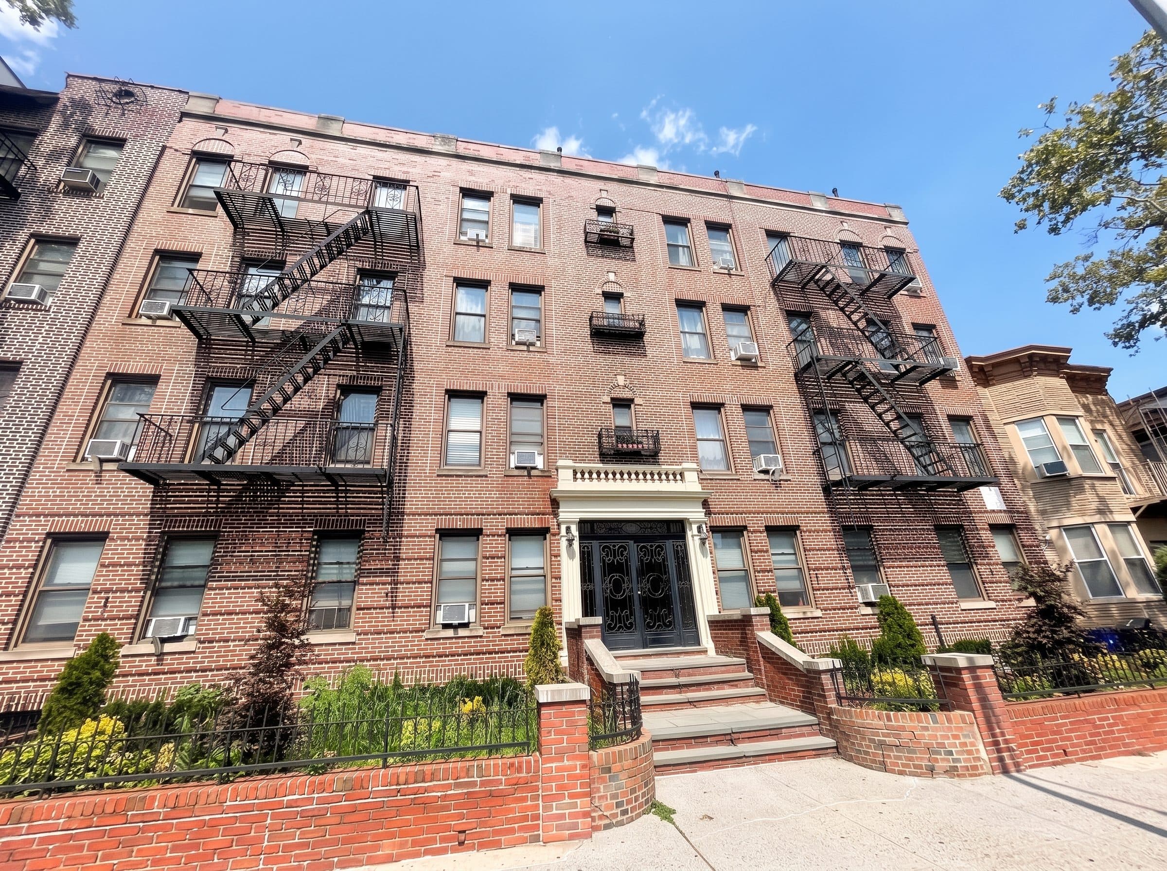 571 Ovington Ave, Apt 3