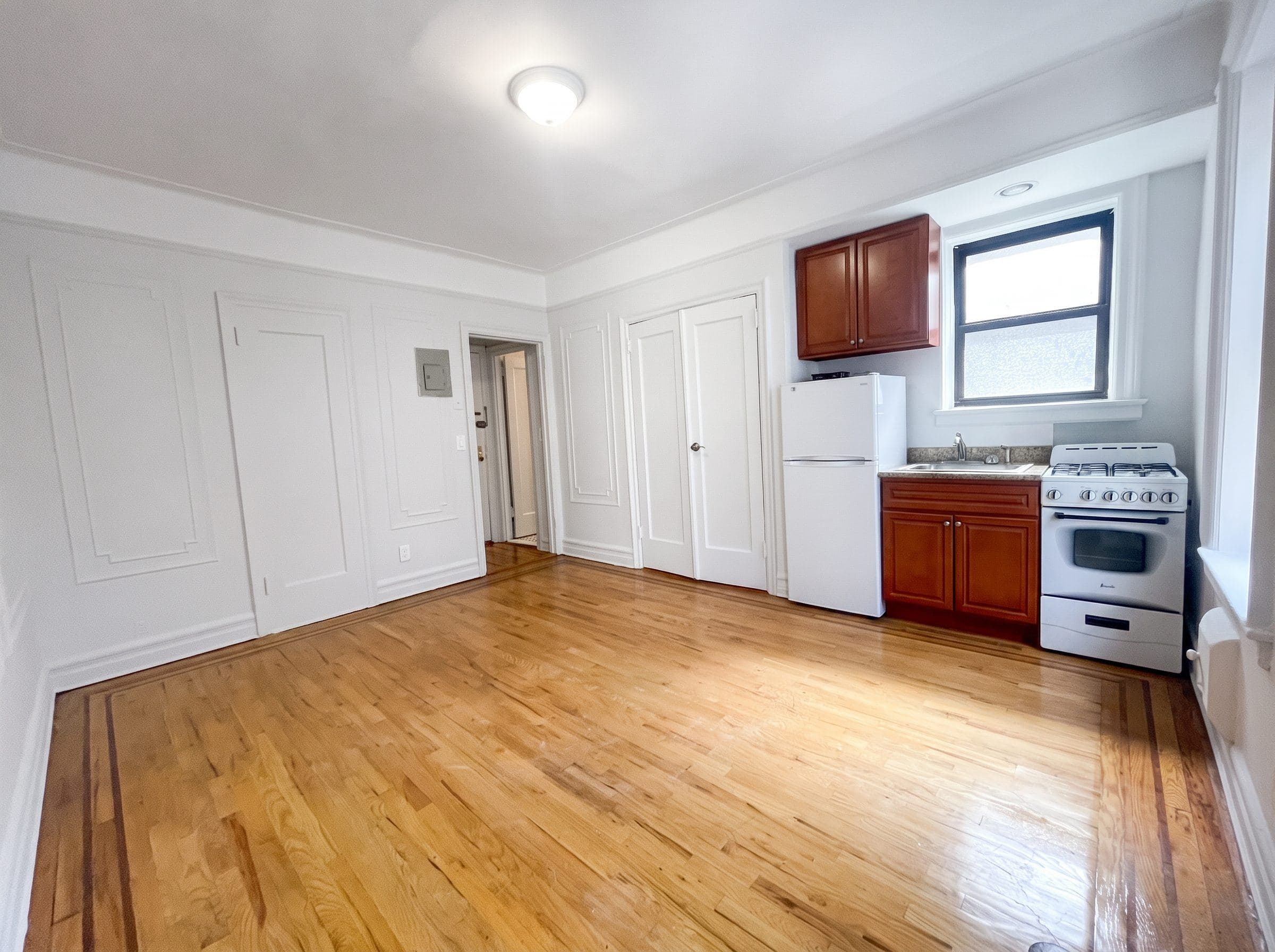 571 Ovington Ave, Apt 3