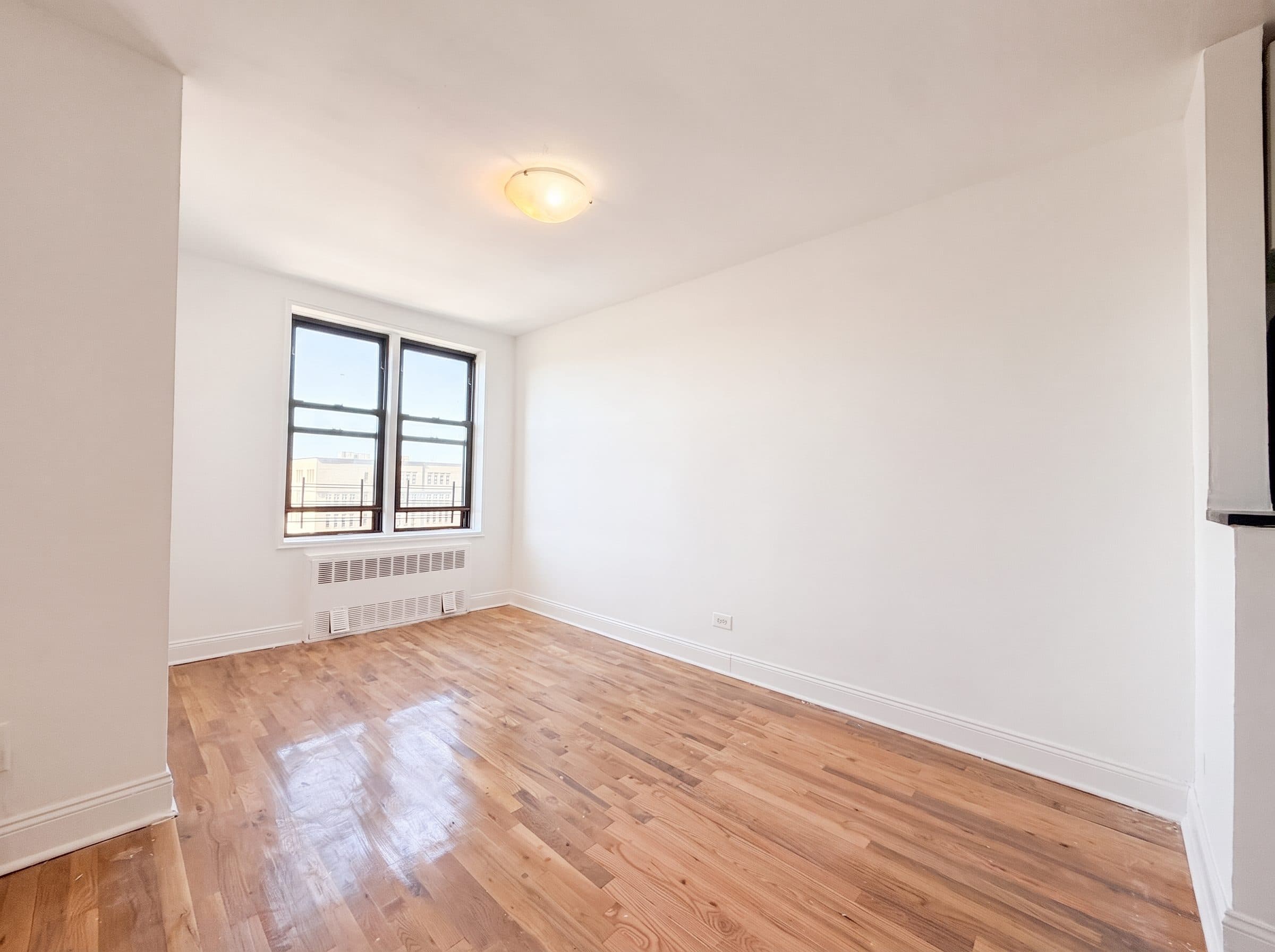 1535 E 14th St, Apt 60