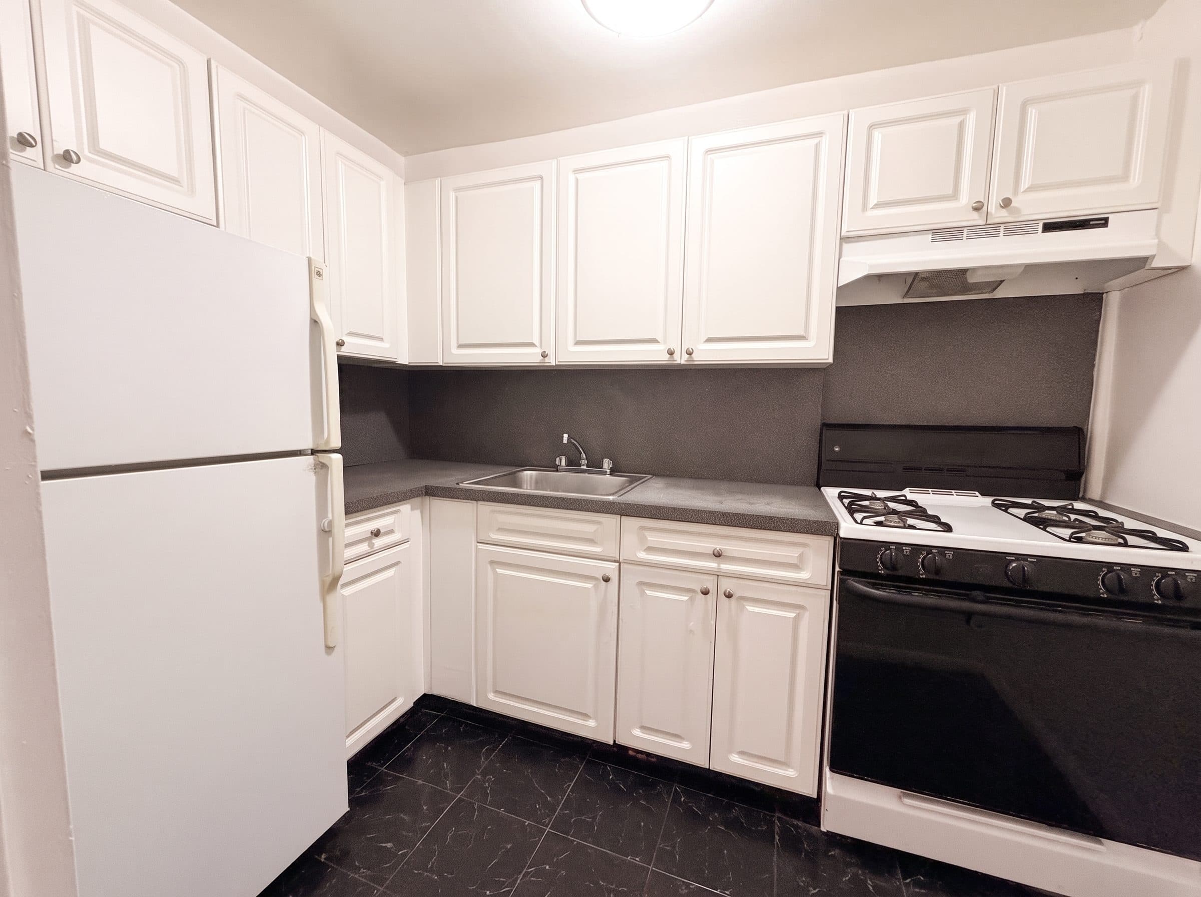 1279 E 17th St, Apt 30