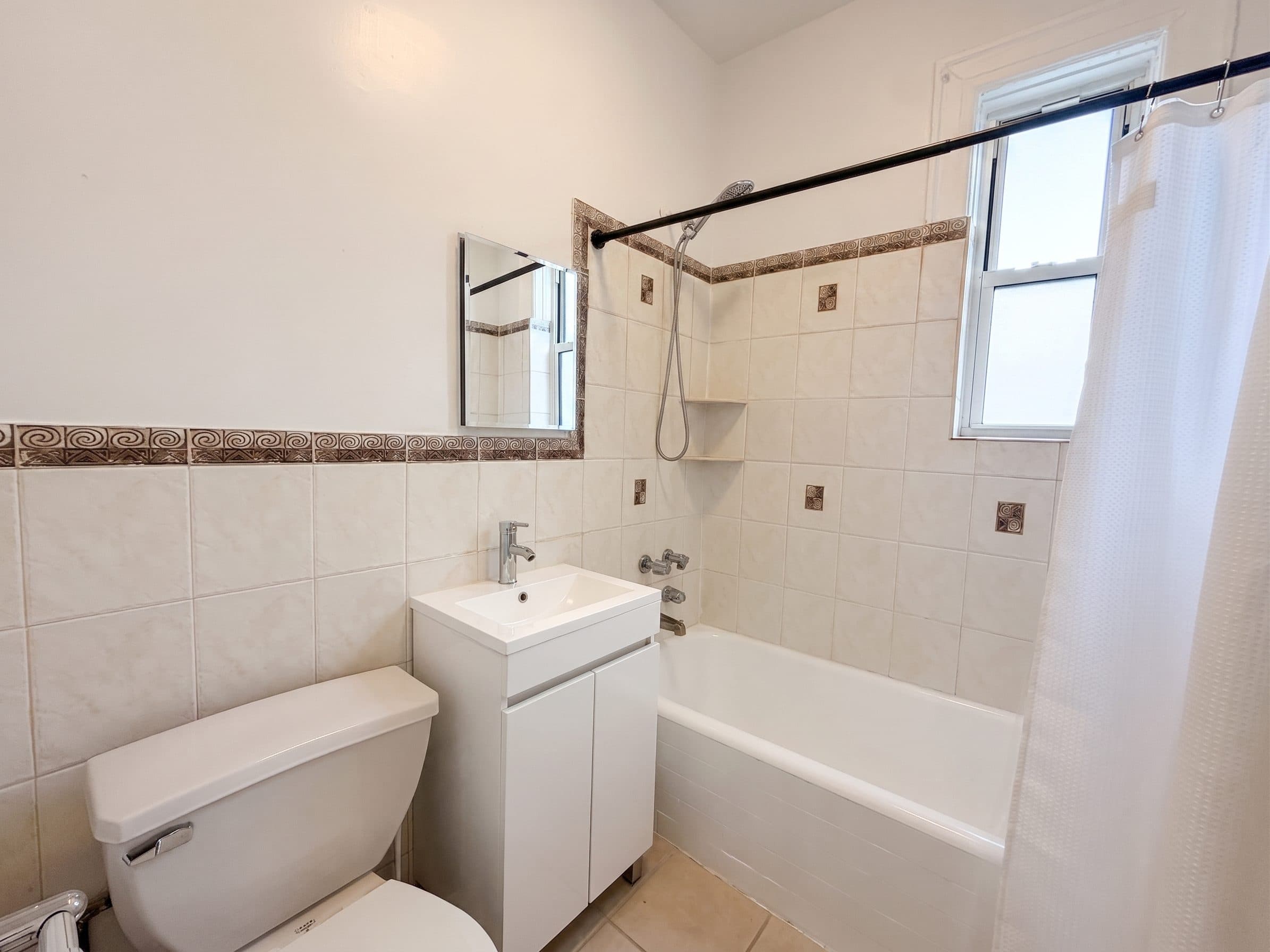 2066 East 15th Street, Apt 35