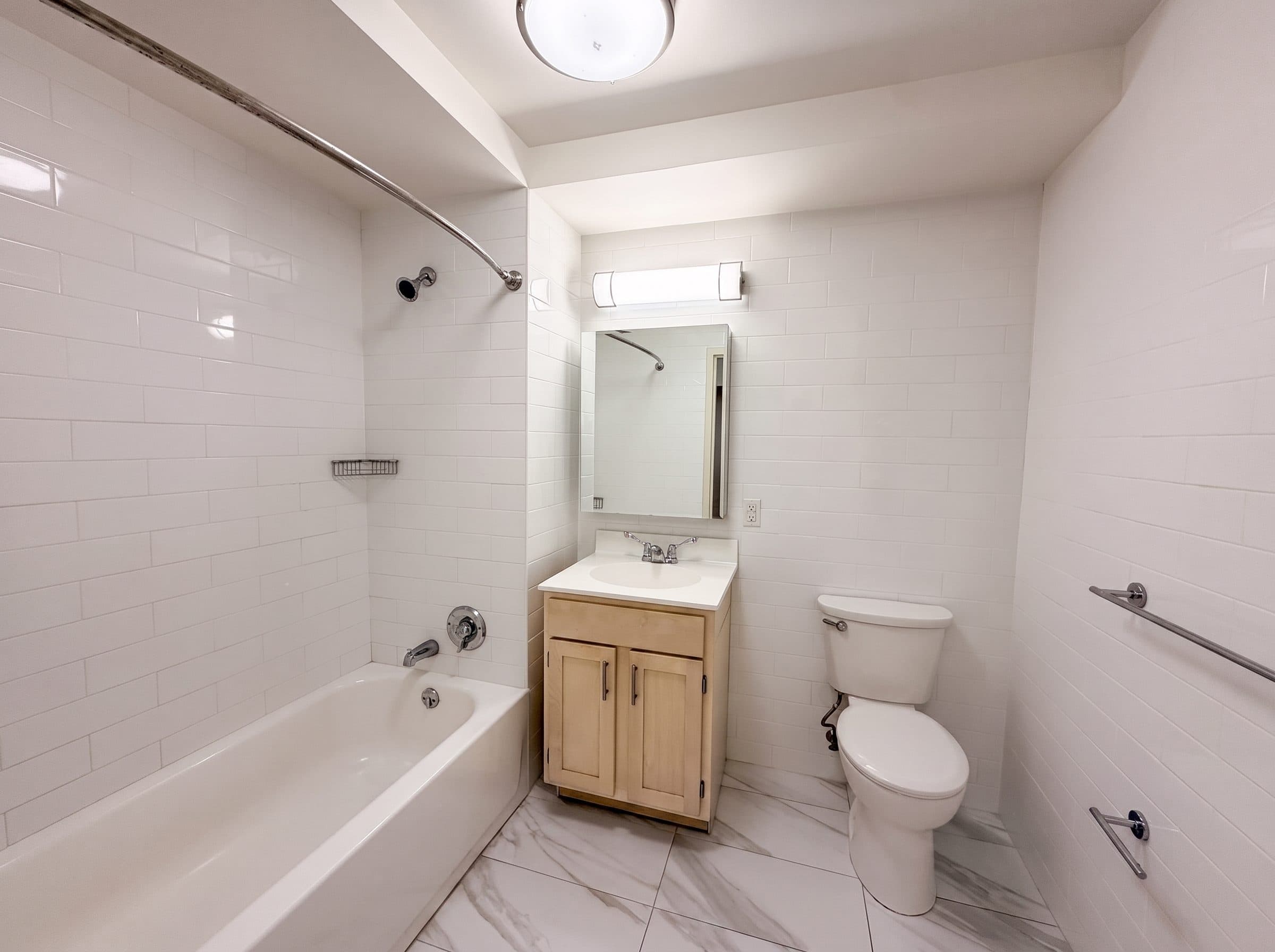 645 Gates Ave, Apt 28