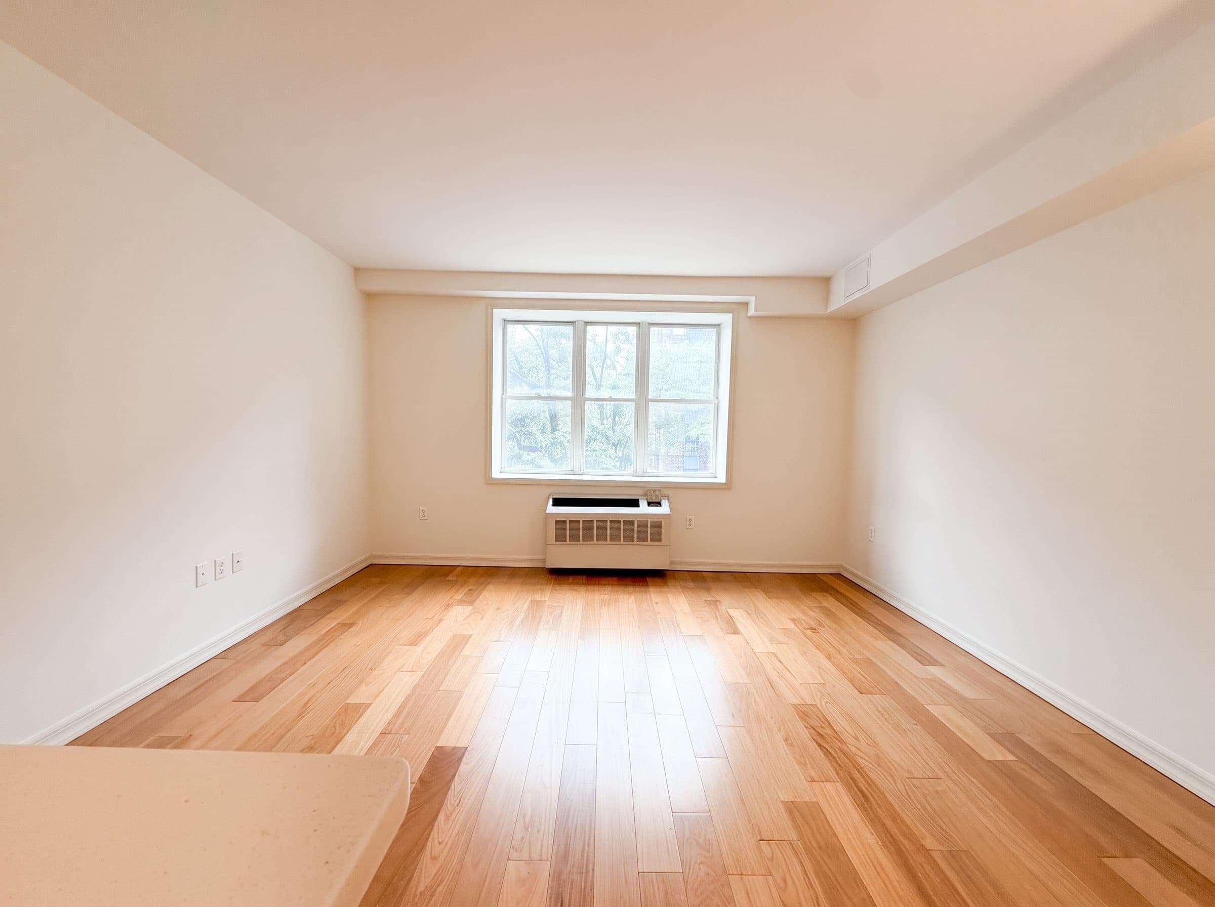 645 Gates Ave, Apt 28