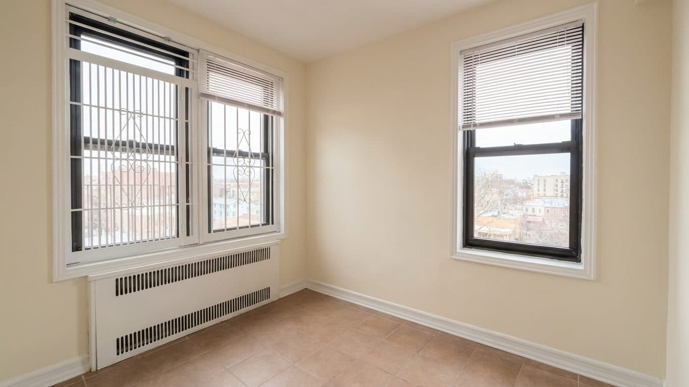 2147 E 17th St, Apt 64