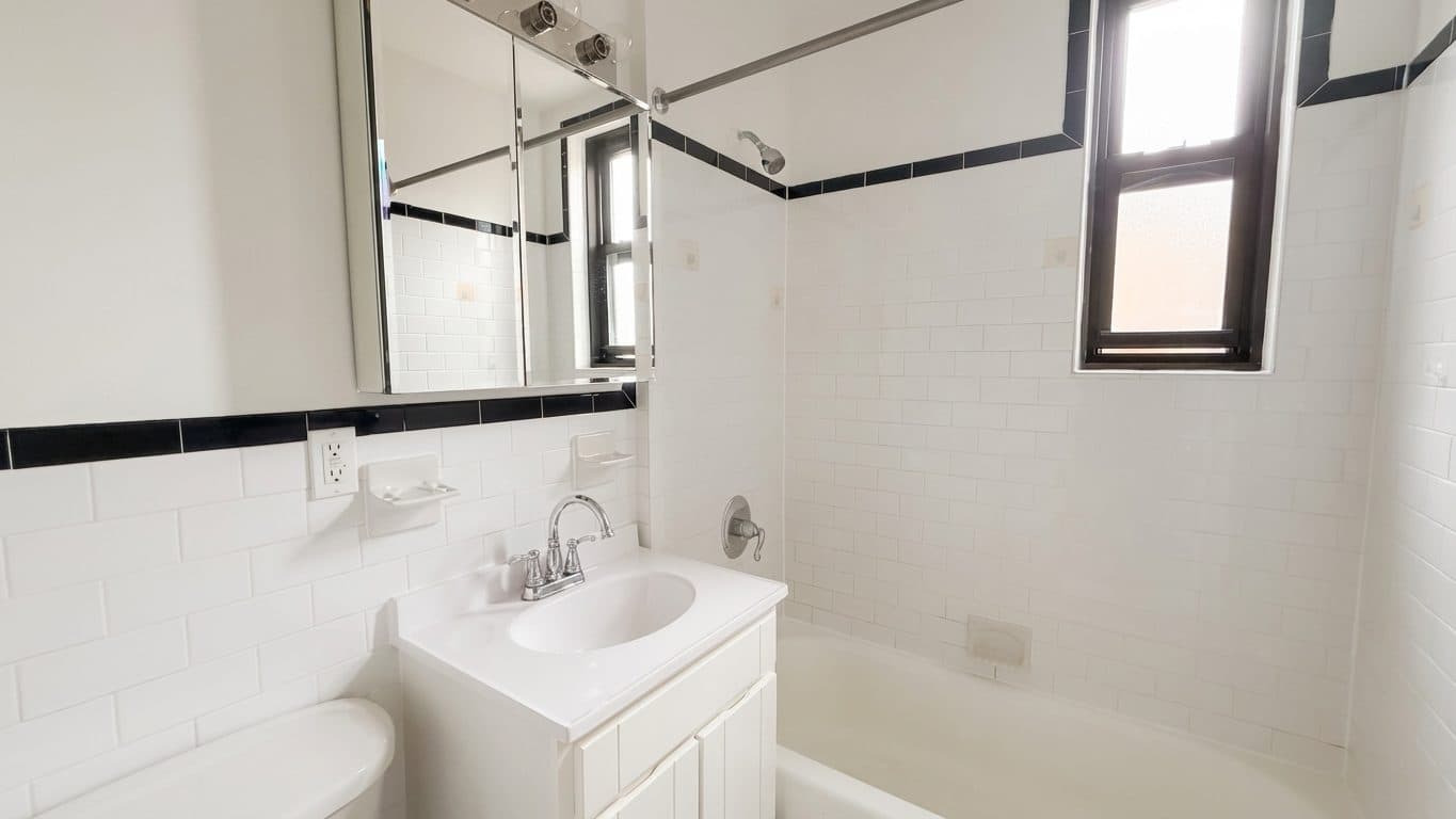 2147 E 17th St, Apt 64